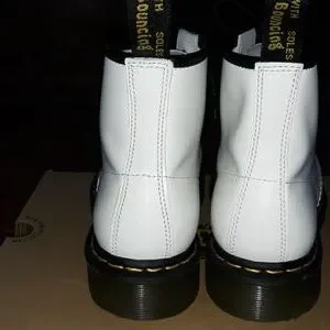 ⭐ Host Pick ⭐ Dr Martens Mens Size 9 White Leather Boots Dr. Martens | Shoes | Host Pick Dr Martens Mens Size 9 White  main image 3